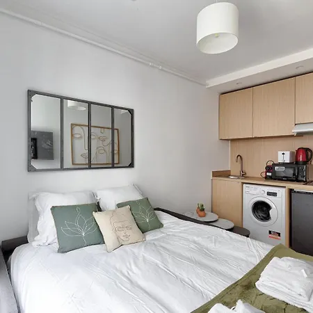 556 Wagram - Superbe A *